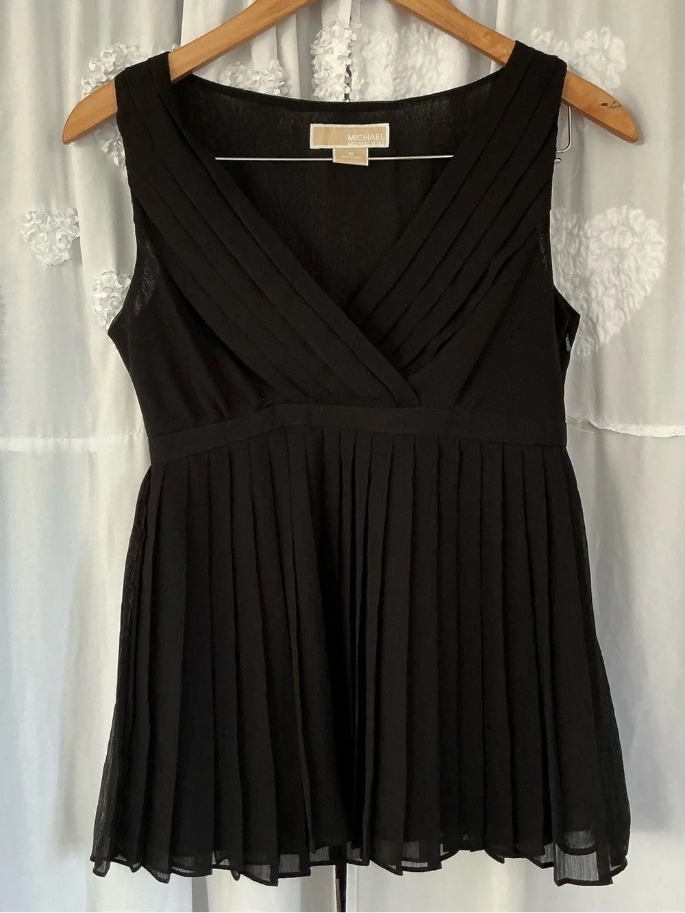 Michael Kors Black Sleeveless Pleated V-Neck Mini Dress